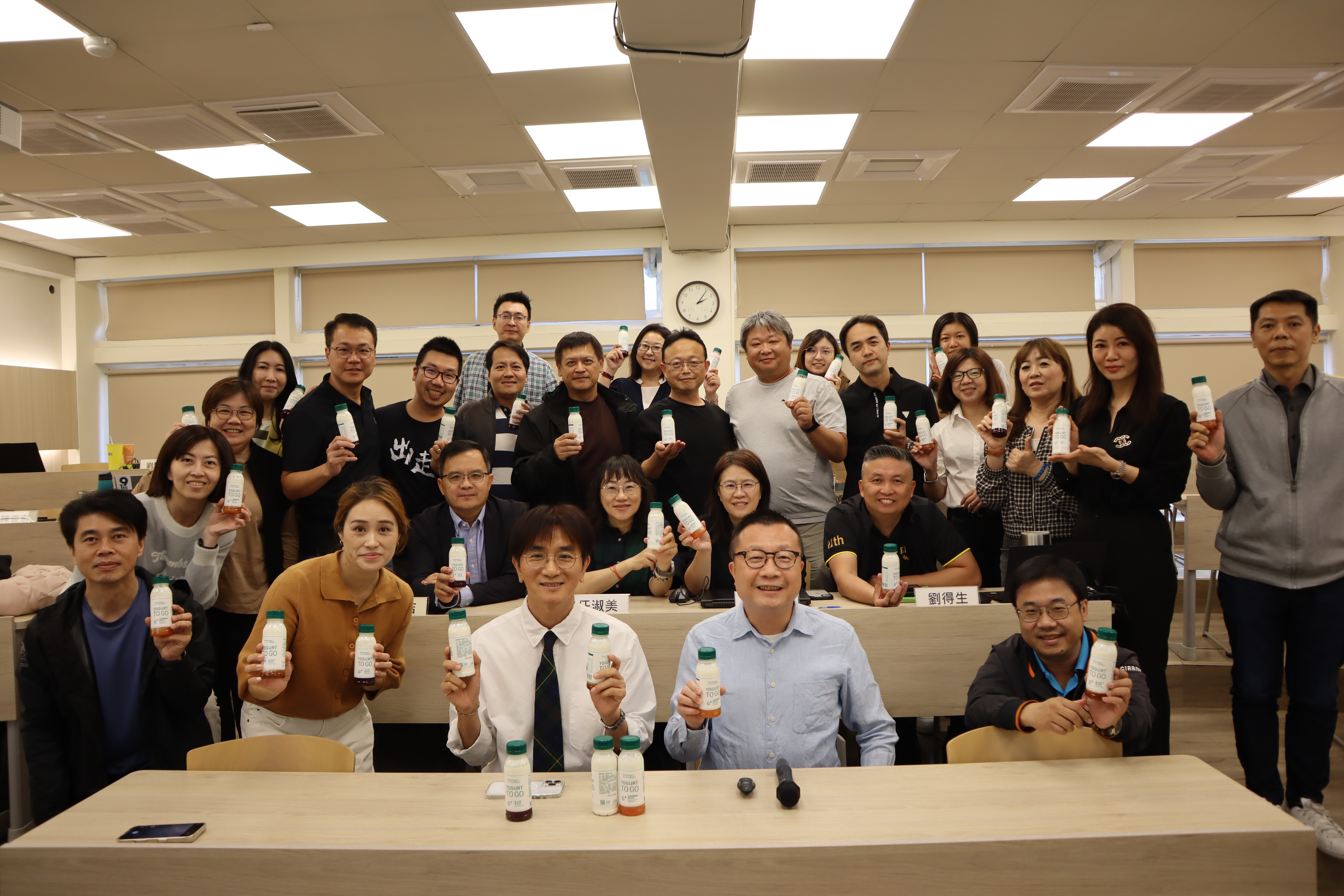 2025.12.13 專題講座《品類創造與策略節奏：馬修嚴選在台灣優格市場的成長路徑》