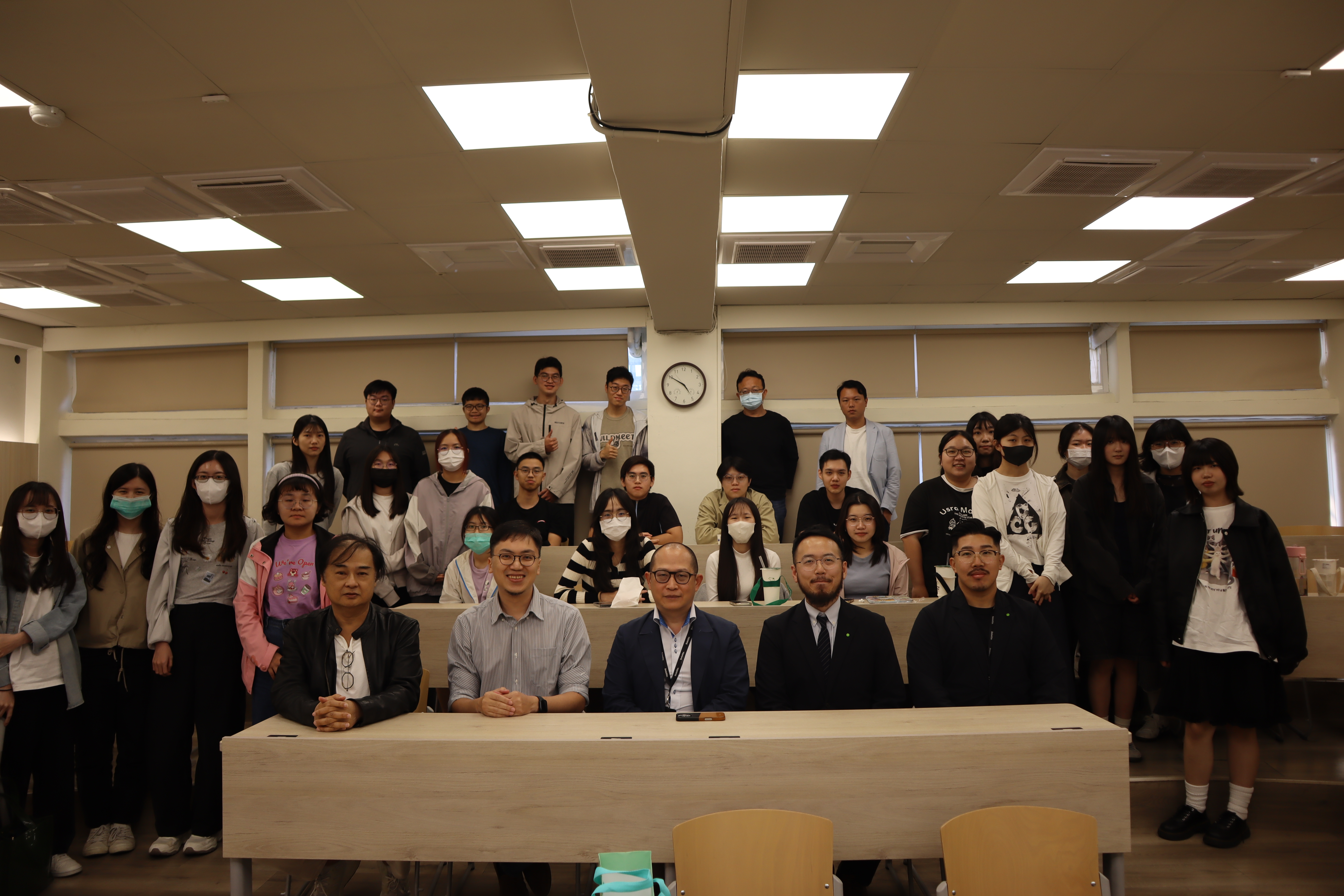 2026.3.25 管理學院 × EMBA × 勤業眾信「雙軸轉型」聯合講座